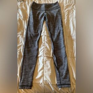 Lululemon Grey and Black patterned Wunder Under Leggings
